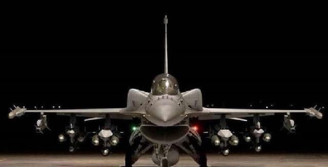 特朗普果然变脸了	，红线问题不再谨慎，对中国打出最敏感的一张牌