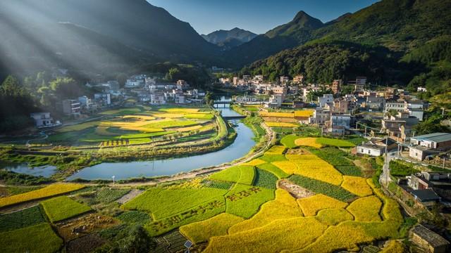 金秋寻幽，古道漫行：漫步马岭古道，邂逅富春山居里醉美江南秋色