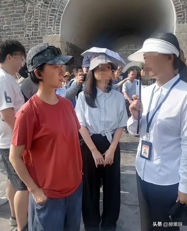 吃里扒外！定居美国13年，回国捞金惨遭“驱逐”，52岁活成了笑话