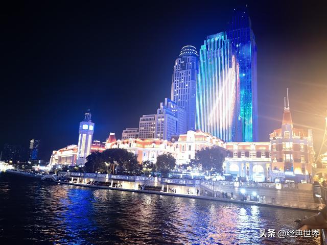 夜幕下的海河