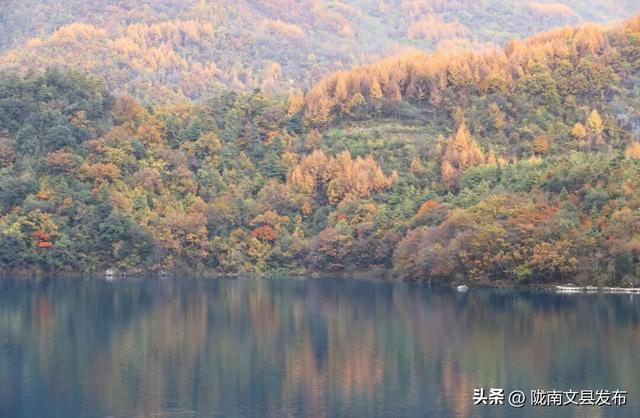 天池「初妆」，素颜静好