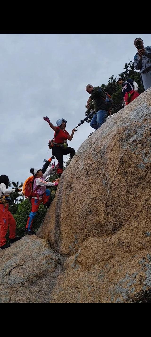 爬山就像人生只有坚持到最后才能看到最美的风景