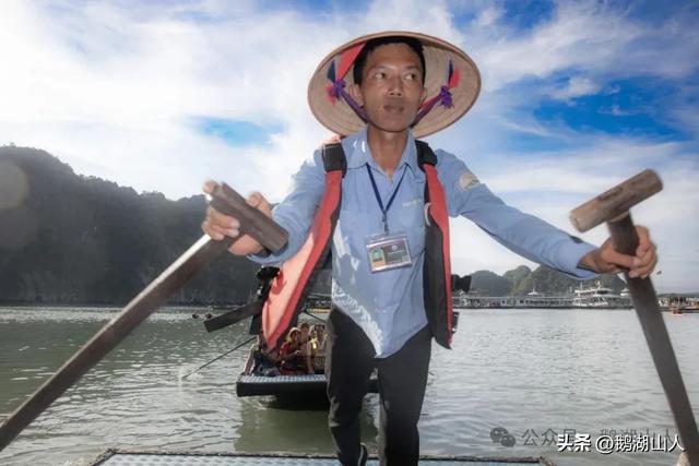 海上奇观的震撼和生命悲剧的沉思