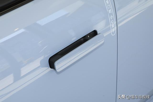 理想i8上市售32.18万元起