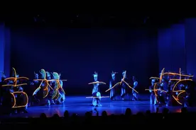 “雪饼猴”王铁柱助力 吉林二人转火出圈 “乐在吉林 转动吉祥”综艺演出首演大获成功图片