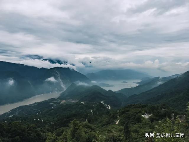 成都避暑好去处，森林、瀑布、溪谷，凉快一度是一度