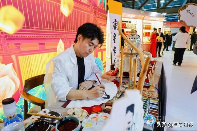 第八届进博会“国家级步行街”陕西展区正式亮相