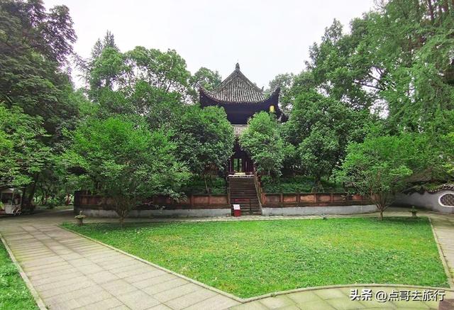 成都清凉避暑胜地，千年前就已闻名，风景如仙境，地铁公交直达！