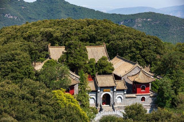 五岳和黄山，到底谁才是中国第一名山？