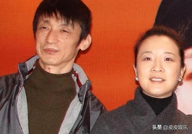 她是国家一级女演员，多次给坐轮椅丈夫戴绿帽，如今儿子也是演员