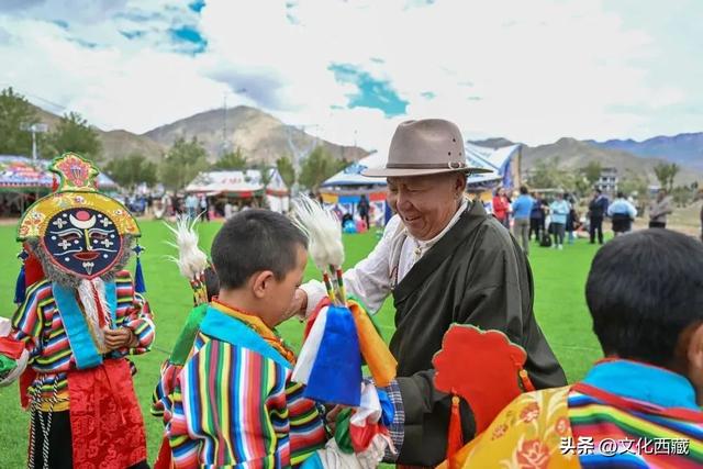 60年，西藏文旅的“逆袭记”：藏戏新生、铁路穿山、万羚奔腾！