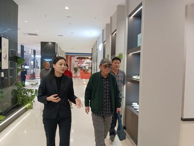 相 立:“雅集·陶瓷艺术馆”“煮墨论瓷”