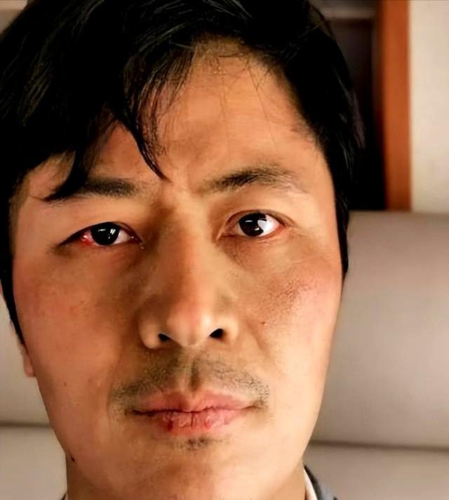 演了83部戏都没红，颜值不输靳东演技不输张译，如今47岁还在拍戏