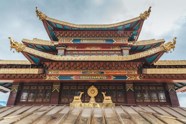 到云南游玩，去过这9个绝美古寺再离开吧！人气都超旺，祈福灵验