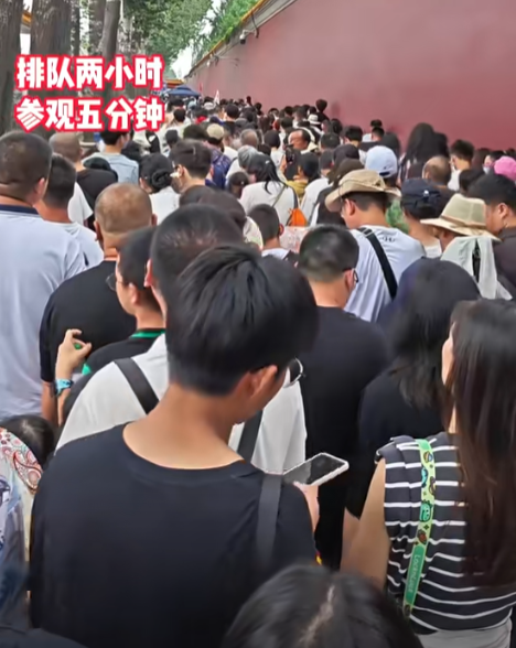 贵州彻底失守！全国游客“攻占”城邦，人潮汹涌，多个地区已沦陷