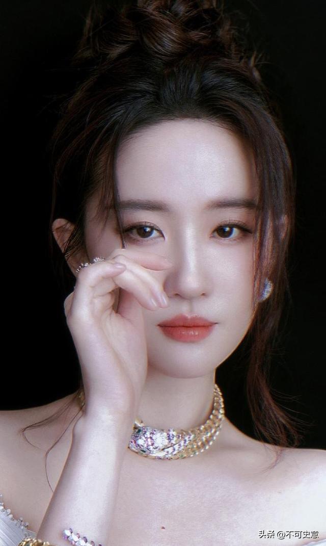 外表是仙女，私下里却抽烟成瘾的9位女明星，刘亦菲最令人意外！