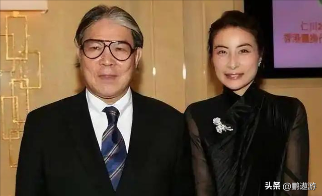 霍震霆没想到，44岁儿媳郭晶晶再次官宣喜讯，让整个阔太圈沉默了