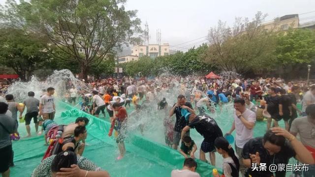 来红河过泼水节啦！攻略快收藏→