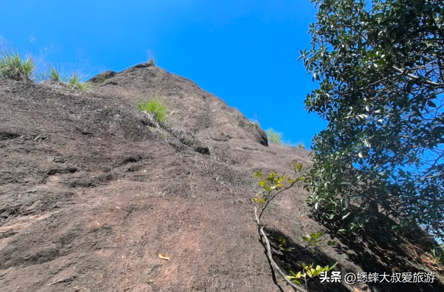 浙江有座被时光偏爱的名山，存悬空寺与爱心湖，仅限驴友才知道！