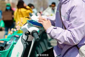 滴滴青桔电单车“手机支架”再升级，提升昆明用户骑游体验图片