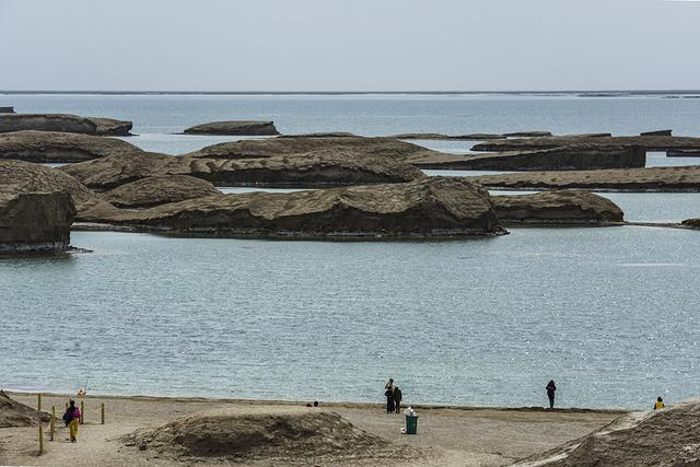 青海旅游-海西州-乌素特水上雅丹景区