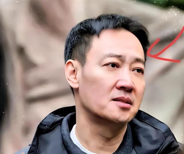 朱媛媛去世不到1年	，52岁辛柏青现身春晚彩排，恶心的一幕出现了