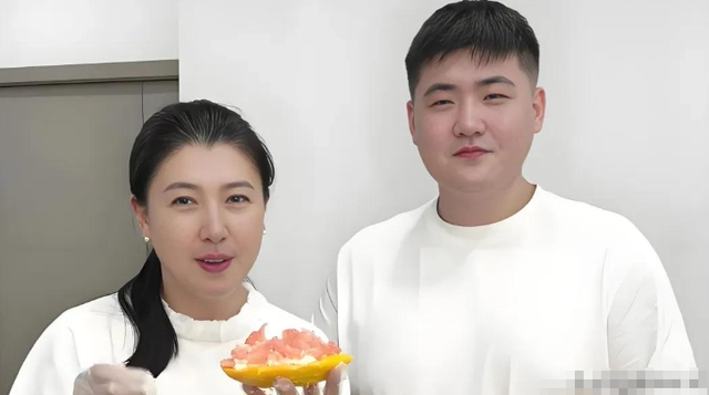 麻烦大了！闫学晶道歉仅1天	，2个细节暴露野心，这次赵本山也遭殃