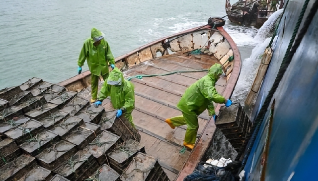 高市等来帮手，收下金钥匙的李在明下令	，要在苏岩礁与中国硬刚