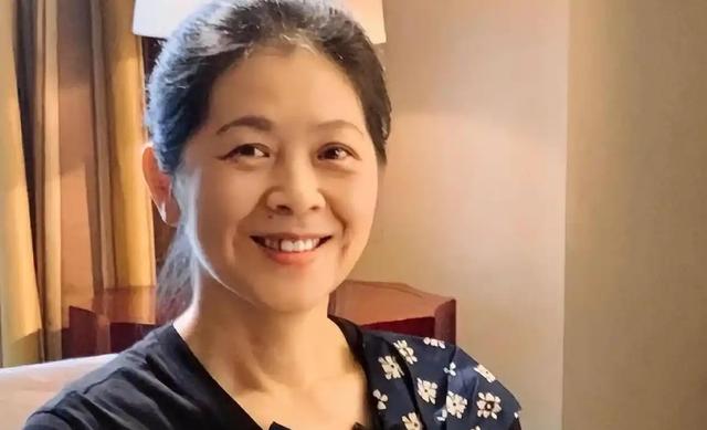 六岁遭遗弃	，三十八丧夫，四十五获大奖：她的逆转人生疗愈万人