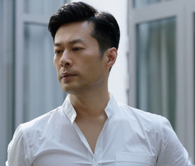 53岁仍未婚，有北京户口却为母亲定居青岛	，谭凯坦言从没后悔过