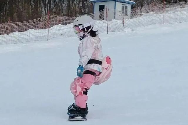 乘着高铁游白山 | “百区百景”打卡攻略之浑江区飞宇滑雪场
