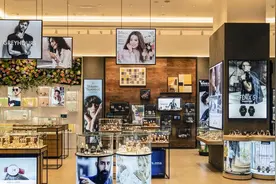 大量美妆品牌撤柜、关店，这家网红企业开出线下首店图片