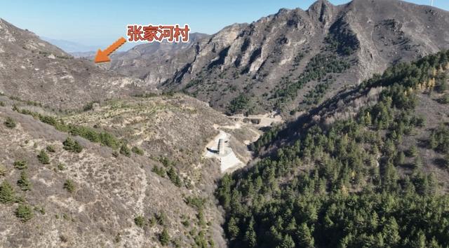 这座塔到底经历了什么为何成这个样子——河北张家口镇水塔