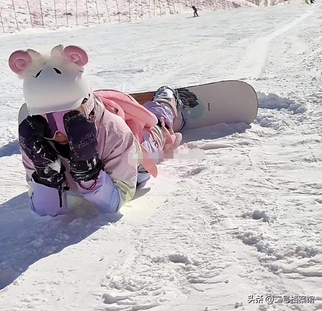 远离造神迷障！全红婵带伤去滑雪，没想到让人担心的事还是出现了