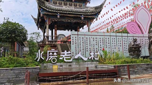 四川深藏大山“反差感”十足的镇，不仅场镇面积大，还有公办大学