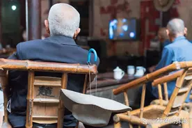 听得见声音但听不清内容是什么问题？戴助听器有用吗？图片