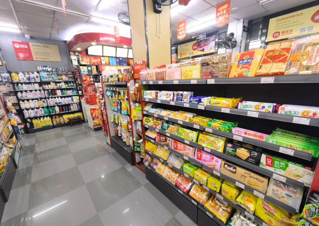 印度美女来中国旅游，第一天就破防：他们卫生条件怎么会这么好？