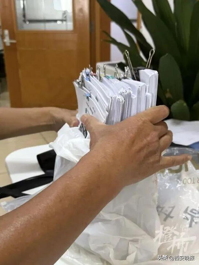 保安和AI深聊6个月，打印出50万字聊天记录要讨说法：对方跟真人一样，说可以签约投稿有稿费分成