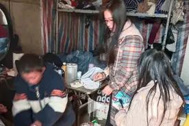 紫珈的公益故事③|两帮残疾家庭卖菜图片