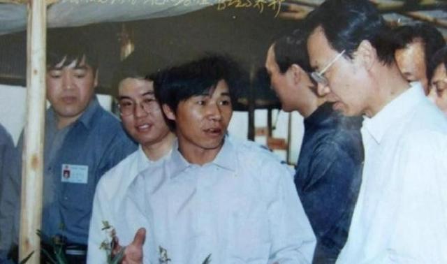 他47岁成为少将，54岁担任省委书记，人民至今没有忘记，为人清廉