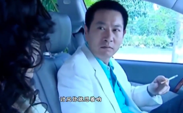 55岁姚刚现状：一生无妻无子，买千万豪宅一个人住，发福后更帅了