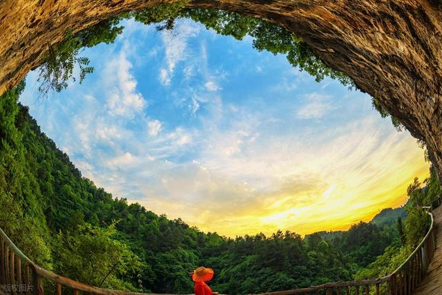 夏日文旅活力绽放“避暑游”“清凉游”玩法升级，游客选择更丰富