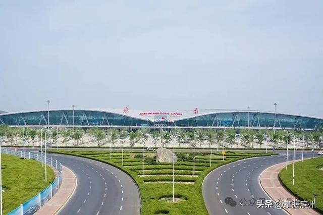 周杰伦抵达济南，“双向奔赴”画面曝光！演唱会最全交通指南来了