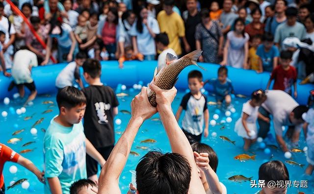 花young五一，长鹿陪你！2026五一潮玩活动盛大启幕