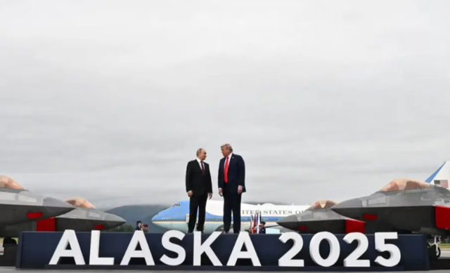 美俄斗法升级！海燕出鞘破局，俄罗斯1.7万核导弹直戳美国本土