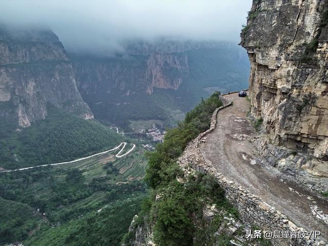 太行山平顺县的天路