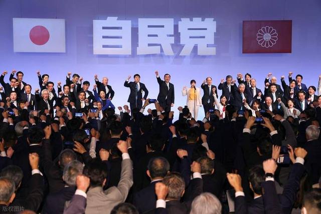 大选还没开始	，日本迎来重大噩耗，高市提辞职条件，离下台不远了