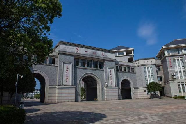 探幽怀旧，真的不用去远方:老校园与老公园都可看昔日时光