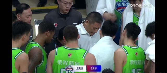 北京首钢大胜天津男篮，翟晓川21+7，陈盈骏回归，三国手观战！