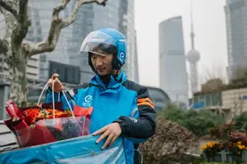 母亲节如何外卖送到“心坎礼”？饿了么酒水、香薰等“情绪向”礼物订单增长图片